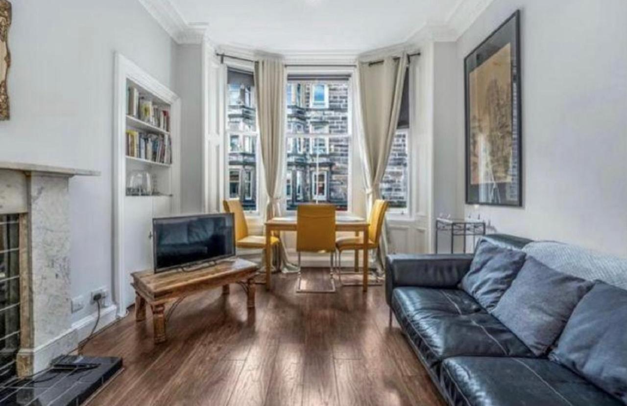 Spacious & Comfortable 3 Bedroom Apartment - Near City Centre - Free Parking Available - Sleeps Up To 5 Guests Единбург Екстериор снимка