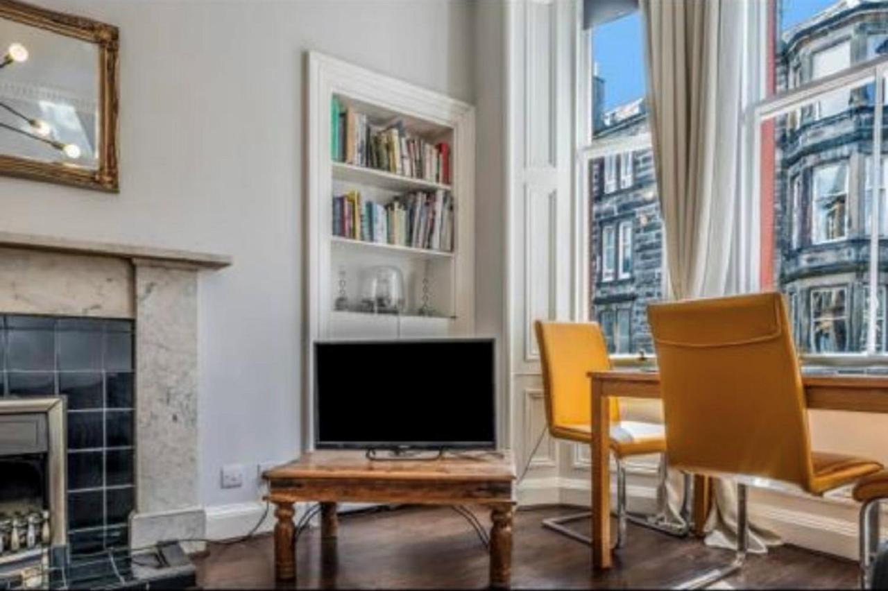 Spacious & Comfortable 3 Bedroom Apartment - Near City Centre - Free Parking Available - Sleeps Up To 5 Guests Единбург Екстериор снимка